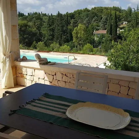 Trulli Parco Grande Villa *
